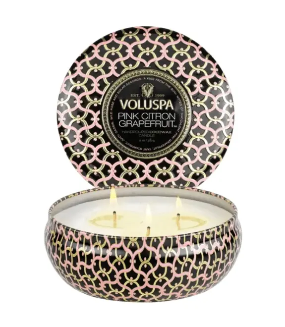 VELA AROMÁTICA LATA 3 PAVIOS 60H PINK CITRON GRAPEFRUIT VOLUSPA