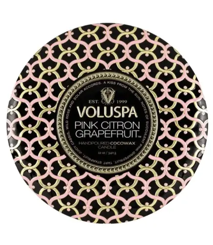 VELA AROMÁTICA LATA 3 PAVIOS 60H PINK CITRON GRAPEFRUIT VOLUSPA