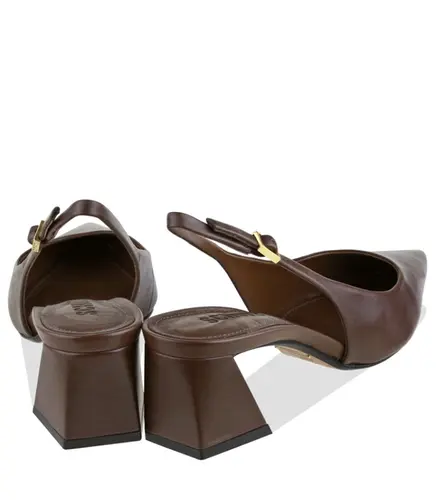 SCARPIN SALTO MÉDIO SLINGBACK SCHUTZ MARROM
