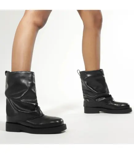 BOTA SALTO BAIXO KEIRA CLOAK SCHUTZ PRETO