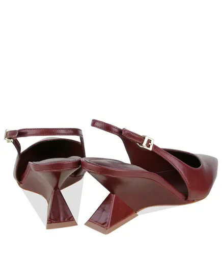 SCARPIN SALTO MÉDIO SLINGBACK ABBIF BUCKLE SCHUTZ VINHO