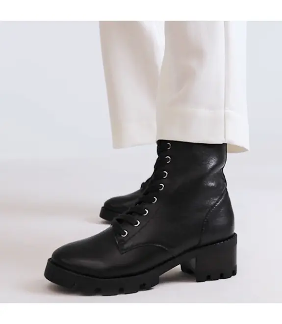 BOTA COTURNO CLÁSSICA SALTO MÉDIO SCHUTZ PRETO