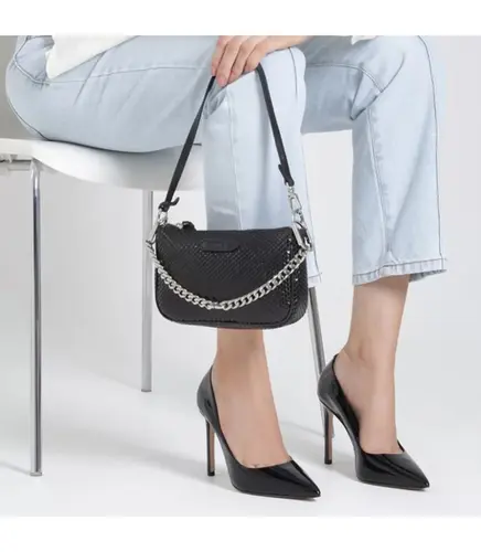 BOLSA CROSSBODY EMMY BRIGHT SNAKE SCHUTZ PRETO