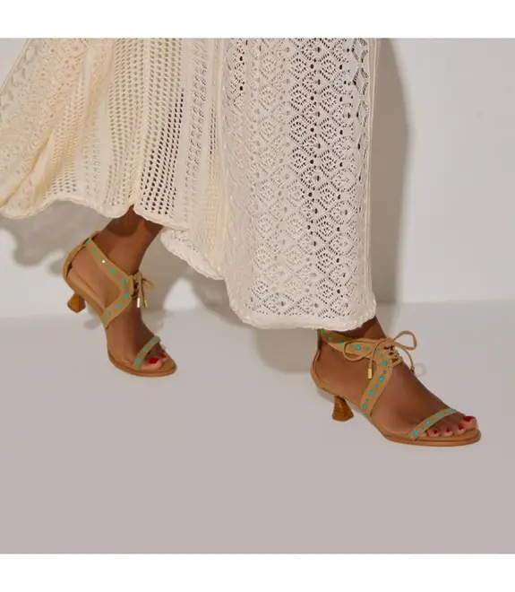 SANDÁLIA SALTO FLARE MÉDIO BY NATI VOZZA LUIZA BARCELOS  MARROM