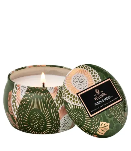 MINI VELA AROMÁTICA LATA RELEVO 25H TEMPLE MOSS VOLUSPA