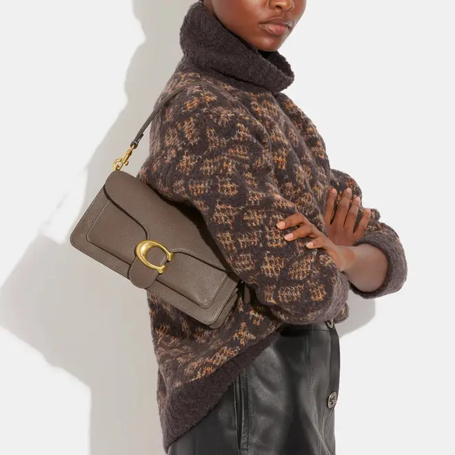 BOLSA COACH NEW YORK TABBY 26 MARROM