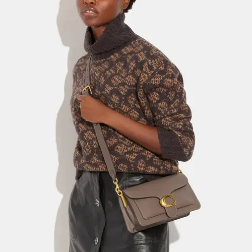 BOLSA COACH NEW YORK TABBY 26 MARROM