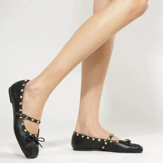 SAPATILHA TACHAS SCHUTZ PRETO